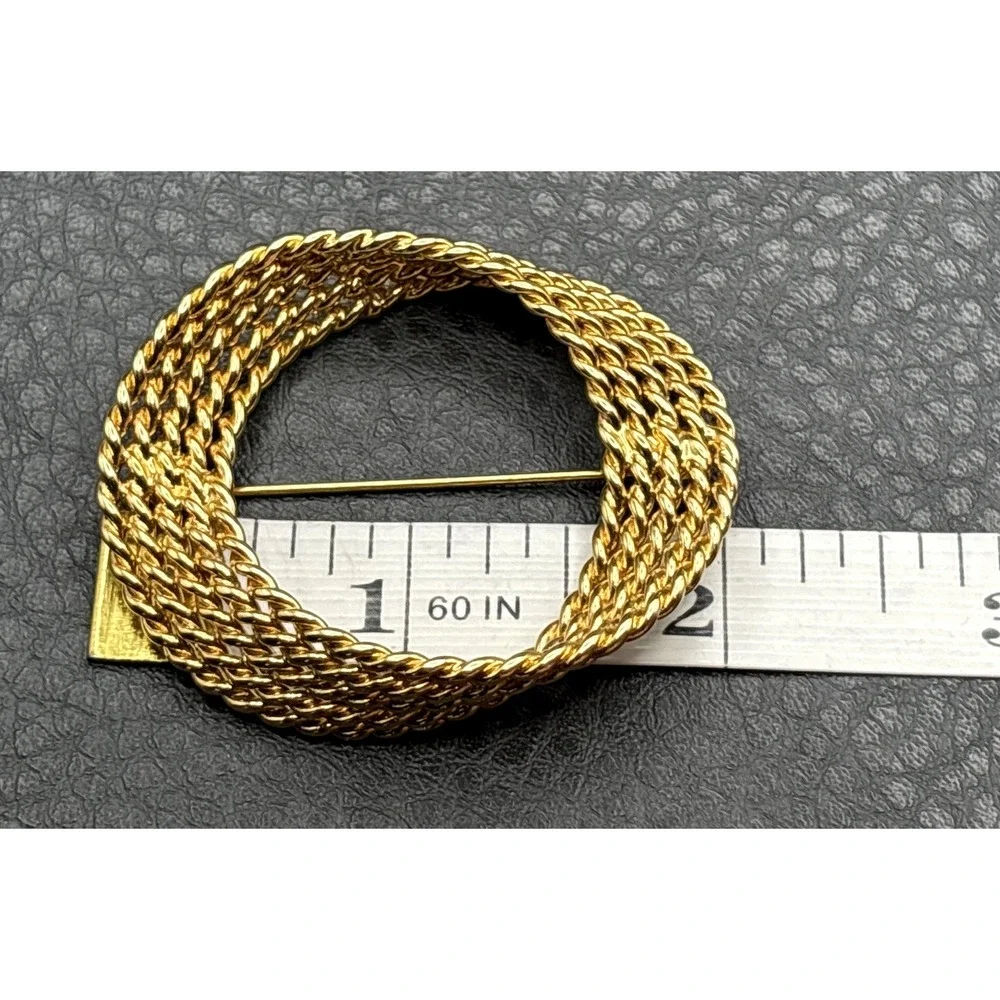 Monet 80s Twisted Rope Circle Brooch Pin Gold Tone
